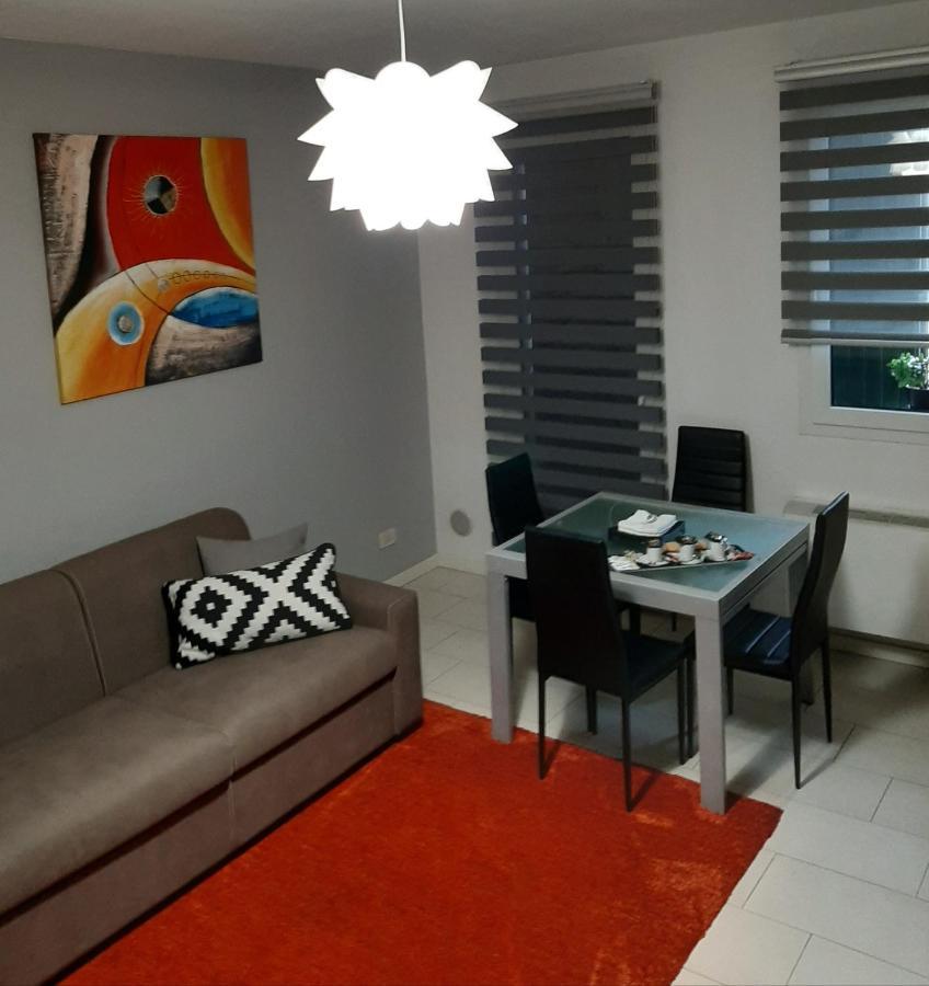 Venezia Suite Apartment Міра Екстер'єр фото