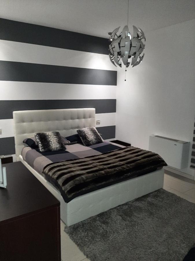 Venezia Suite Apartment Міра Екстер'єр фото
