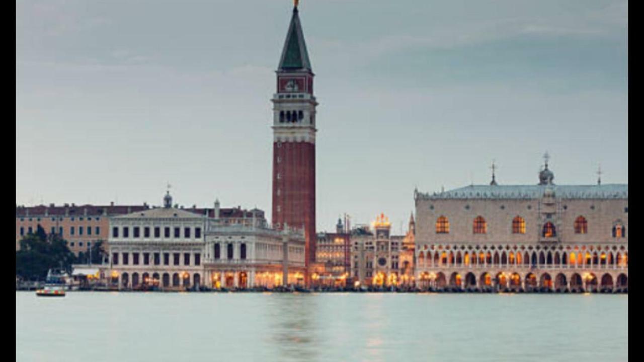 Venezia Suite Apartment Міра Екстер'єр фото