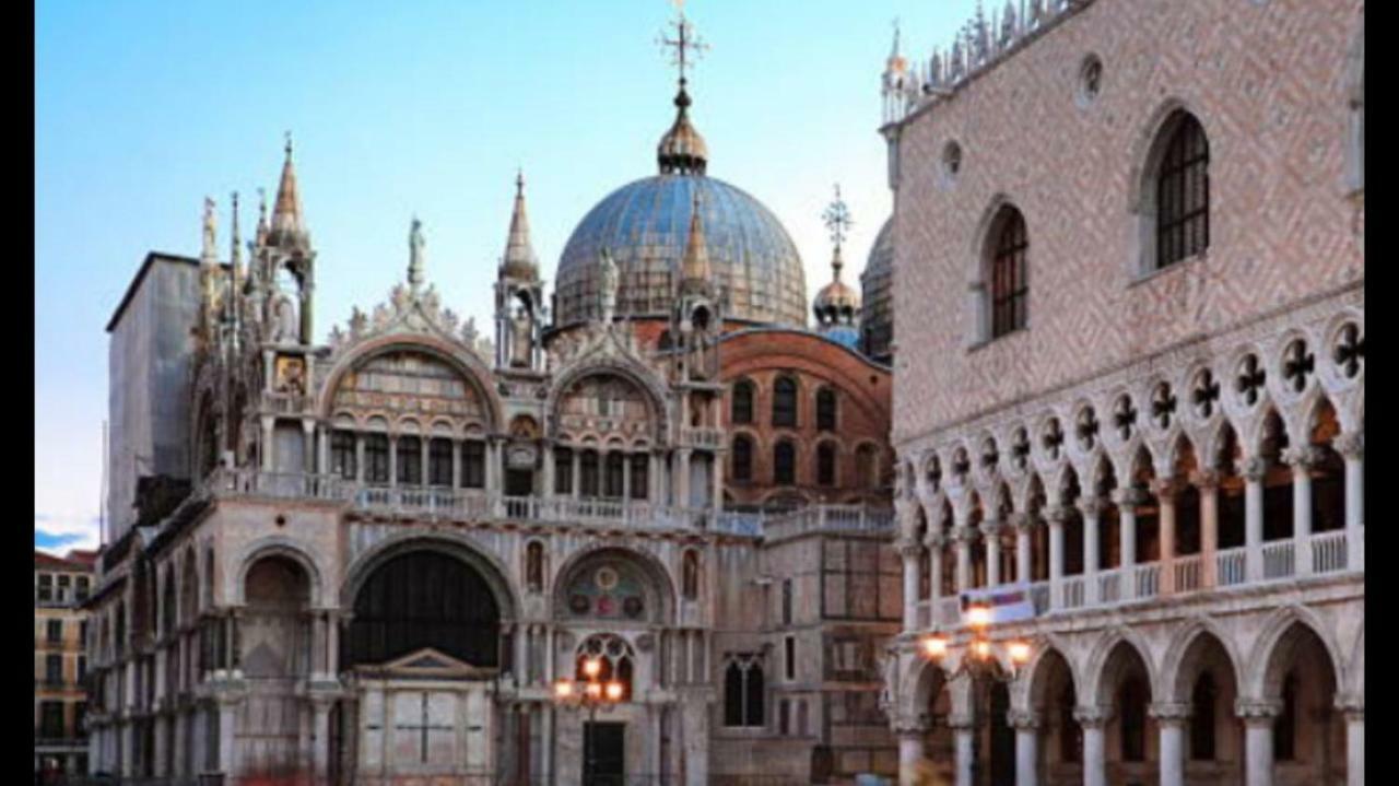 Venezia Suite Apartment Міра Екстер'єр фото
